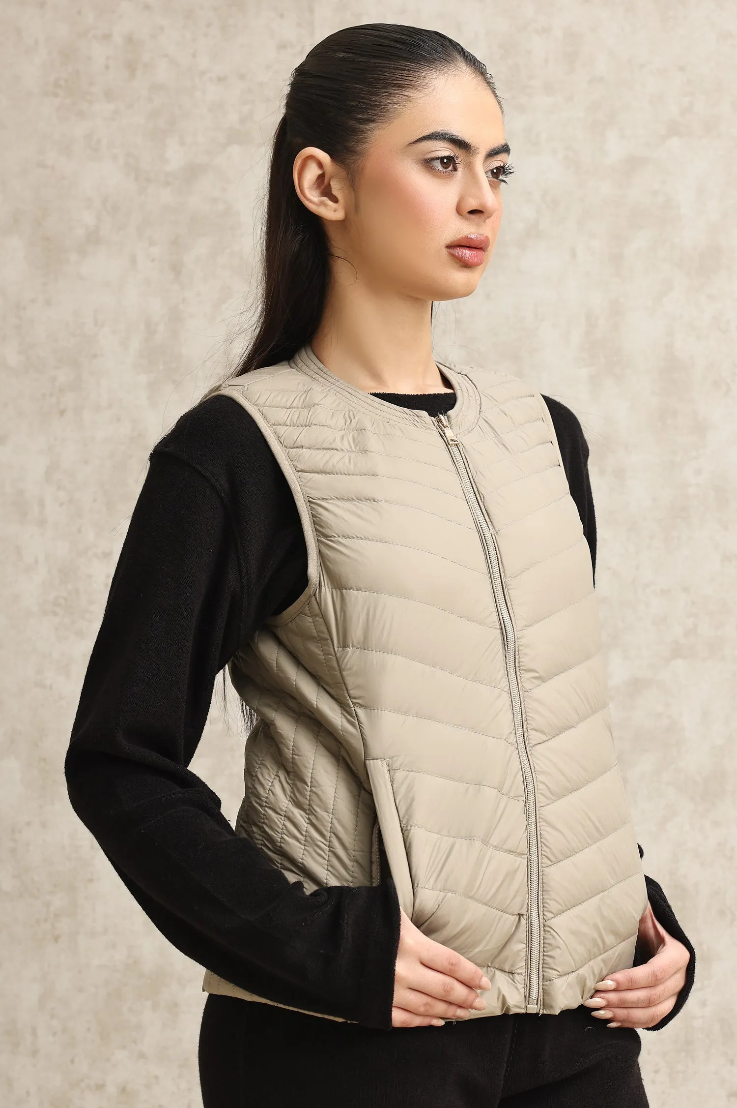 ULTRA-LIGHT QUILTED VEST-KHAKI